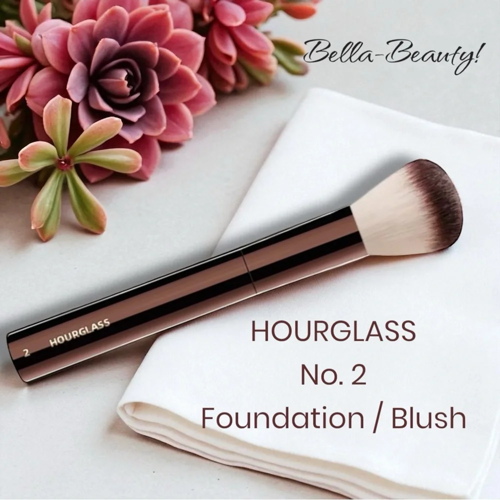 HOURGLASS No. 2 Foundation / Blush Brush  ~NEW~  No Box - Picture 2 of 4